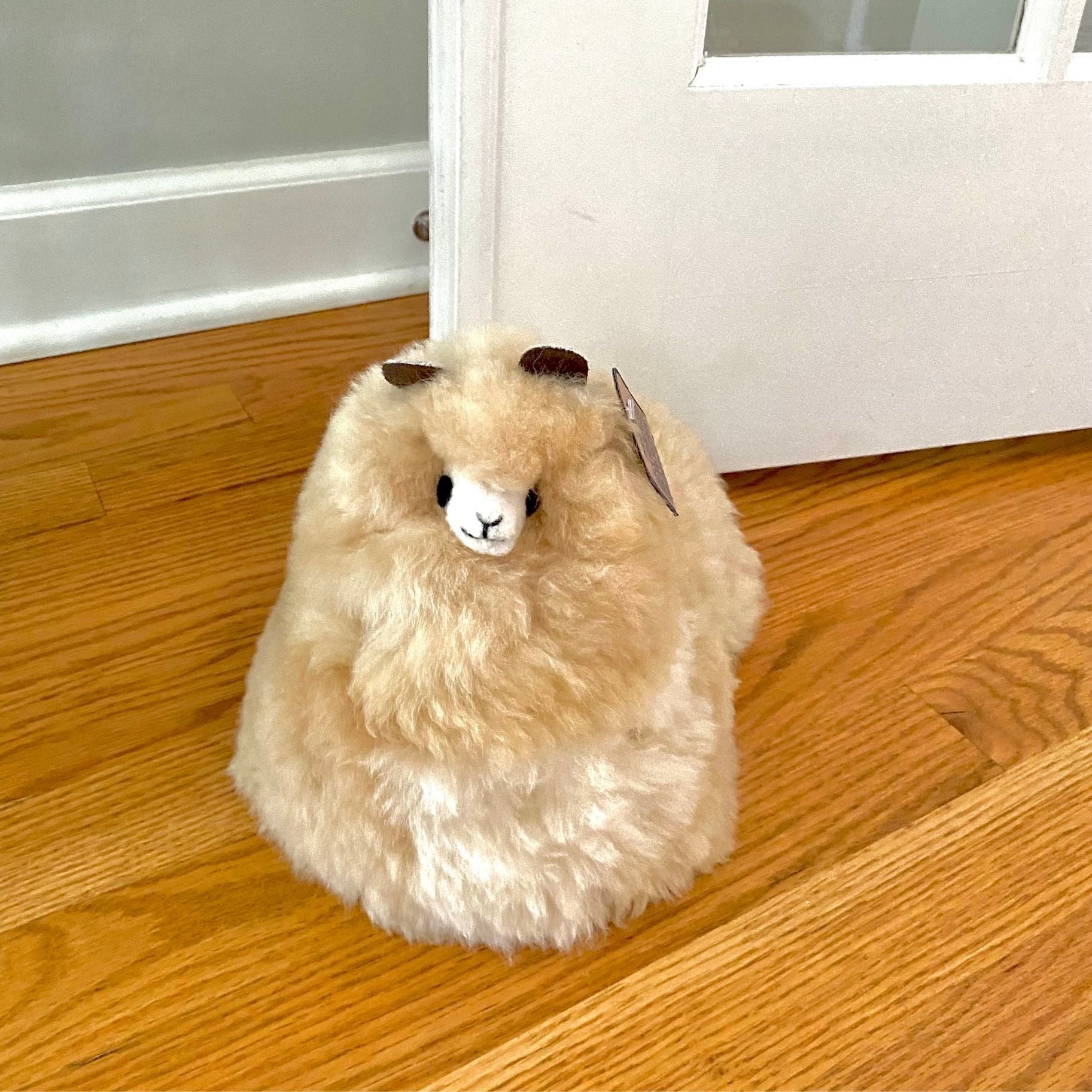 DoorStopSittingAlpacaToy2_2048
